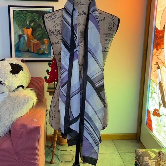 Scarf - Picture 1 of 3